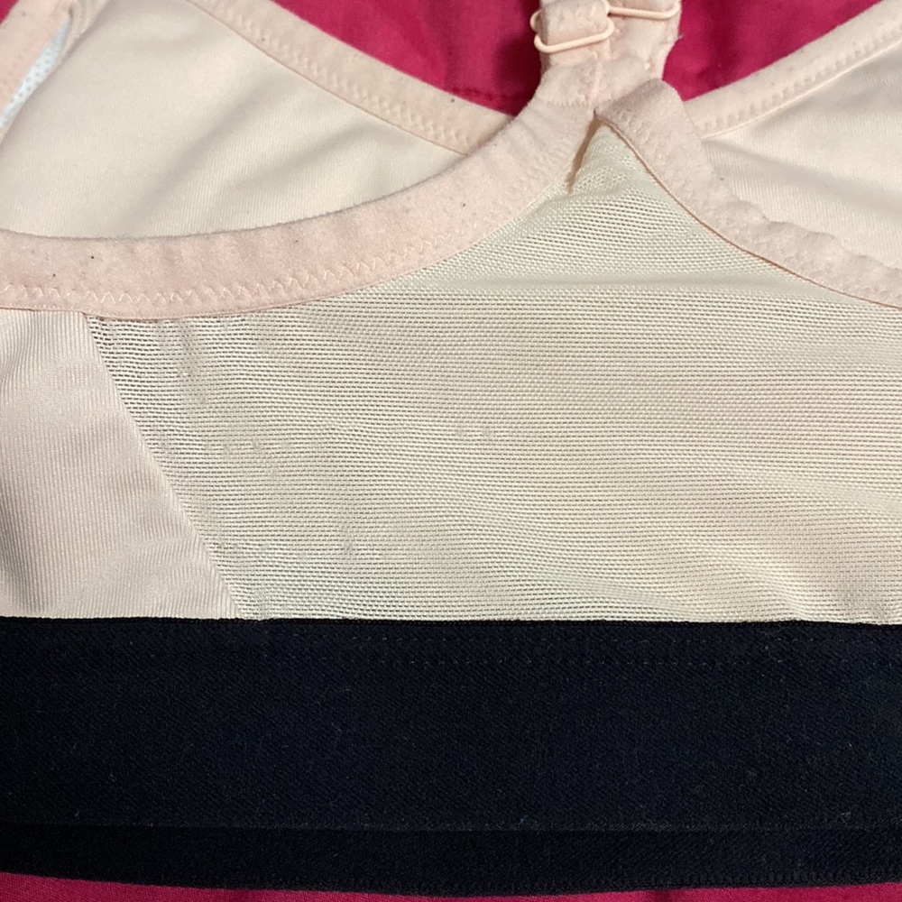 Nike Sports Bra - Picture 3 of 4